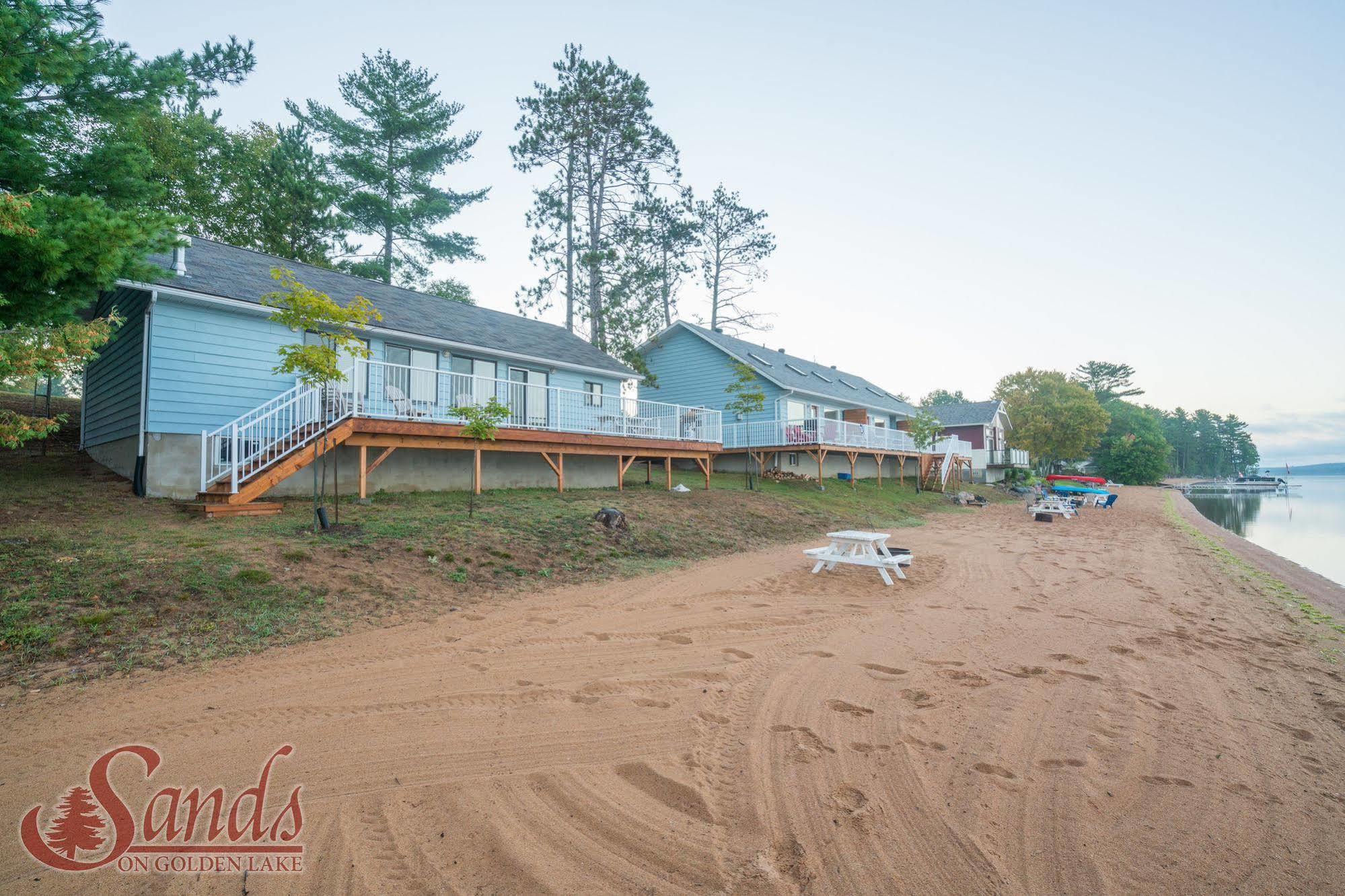 Sands On Golden Lake Екстер'єр фото